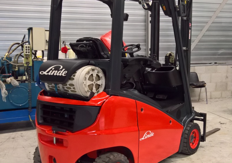 Foto 1: Heftruck, model: Linde H14t (lpg)