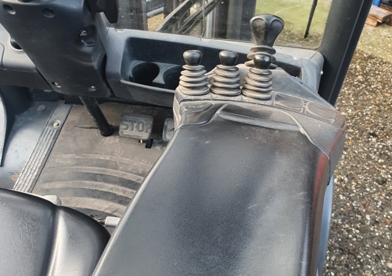 Foto 3: Heftruck, model: H30D-02 evo